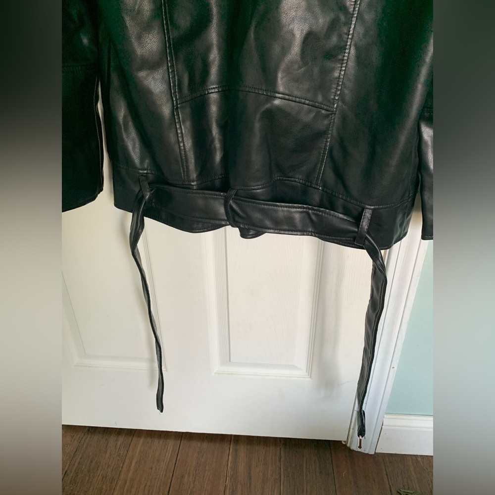 NOT REAL LEATHER Jacket! - Picture 7 of 7